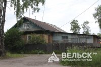 Жительница пгт Коноша (Архангельская область) из-за пожара осталась без крова.