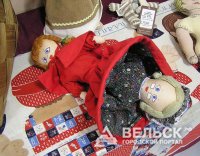 В Шенкурске открылась выставка выставка «Старинные куклы и игольницы» 